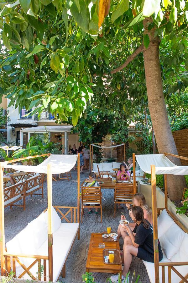 Auberge De Jeunesse Hi Nice Les Camelias Kültér fotó