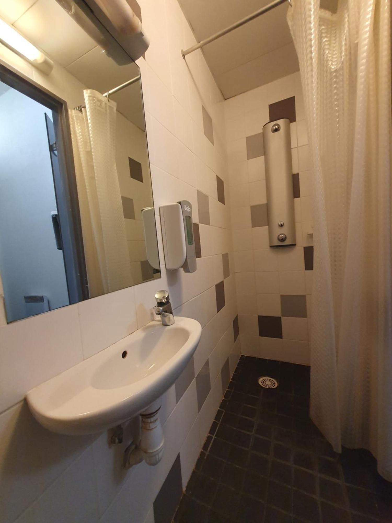 Auberge De Jeunesse Hi Nice Les Camelias Szoba fotó