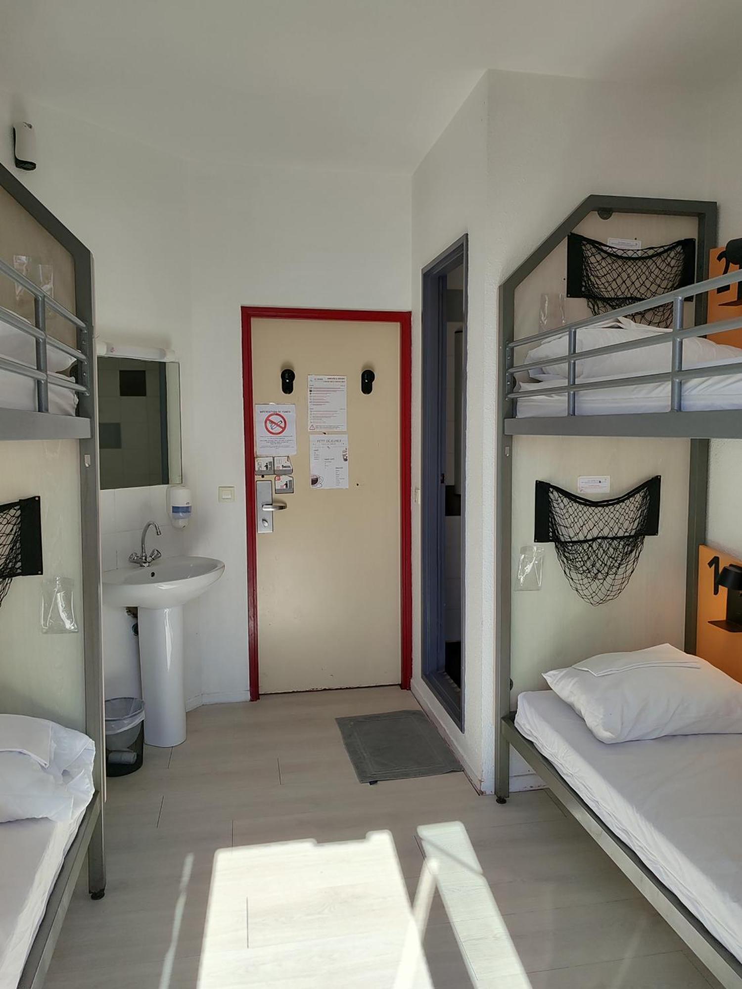 Auberge De Jeunesse Hi Nice Les Camelias Kültér fotó